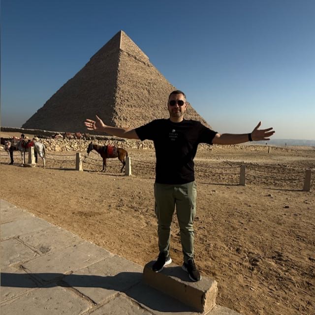 Luca — Sales & Travel Consultant